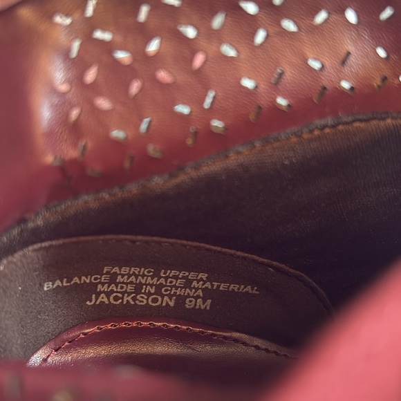 NWT Violet & Red Jackson Lazer Cut Topline Booties in Burgundy - Picture 10 of 11